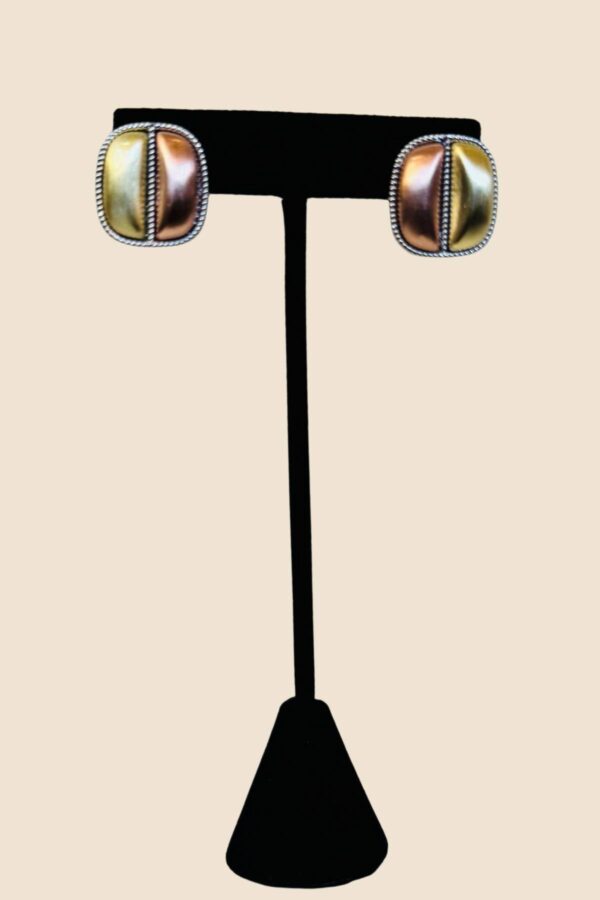bj0021- stud- earrings- 2tone-1200x1800p-01 bj0021- stud- earrings- 2tone-1200x1800p-01